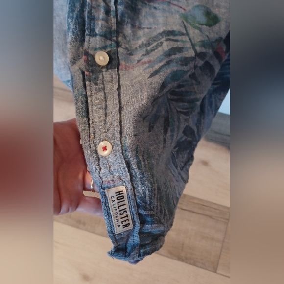 Hollister Men's Linen short sleeve shirt, size XL - Picture 3 of 3